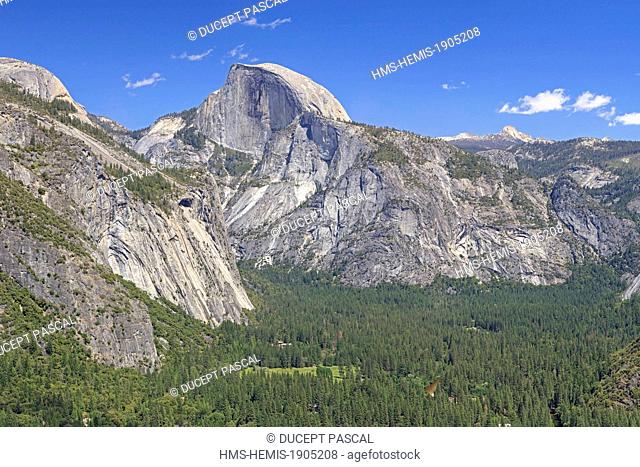 United States, California, Sierra Nevada, Yosemite National Park listed as World Heritage by UNESCO, Yosemite Valley with Half Dome