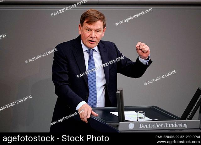 06 April 2022, Berlin: Johann Wadephul (CDU) speaks in the Bundestag in the current affairs hour - massacre of Ukrainian civilians by Russian troops in Butscha