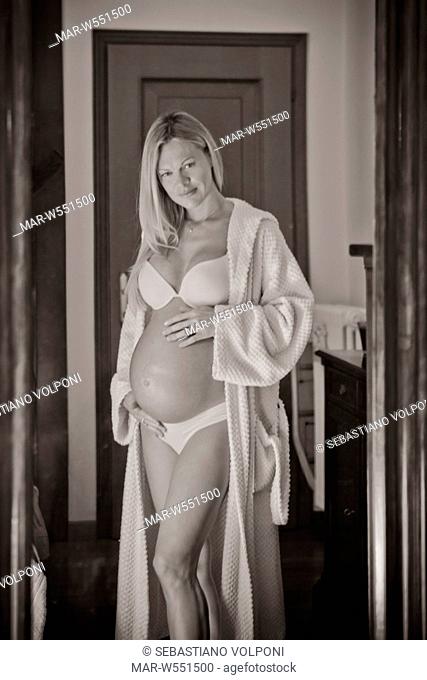Maternity Lingerie – Katsoulis Photography