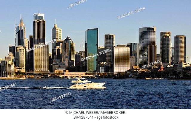 View of Sydney Cove, yacht off Circular Quay, port, skyline of Sydney, Central Business District, Sydney, New South Wales, Australia