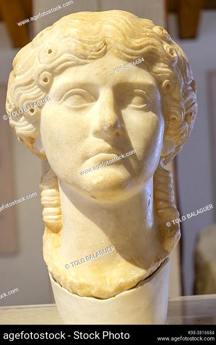 retrato de Agrippina Maior, nieta del emperador Augusto, siglo I, Museo-Centro de Interpretación del parque arqueológico de Segóbriga, Saelices, Cuenca