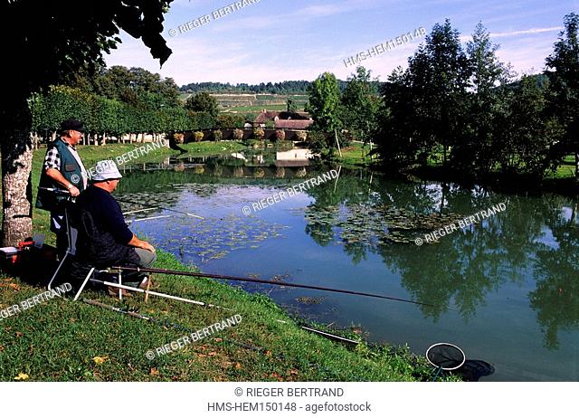 France, Yonne, village of Chablis, fishermen by the river Serein