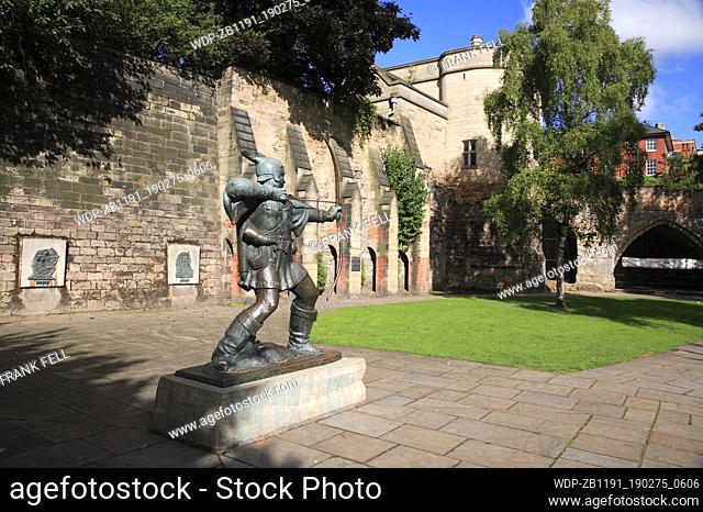 UK, England, Nottinghamshire, Nottingham, Robin Hood Statue