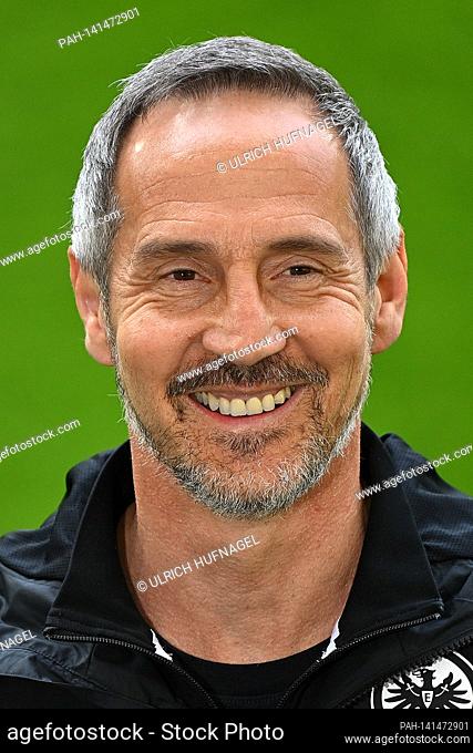 Adi HUETTER (coach Eintracht Frankfurt), laughs, laughs, laughsd, optimistic, in a good mood, single image, cropped single motif, portrait, portrait, portrvsst