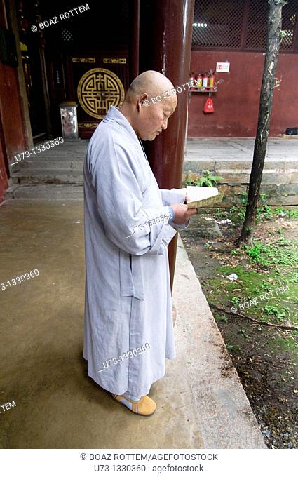 A Buddhist monk in Kaiyan temple in Chaozhou