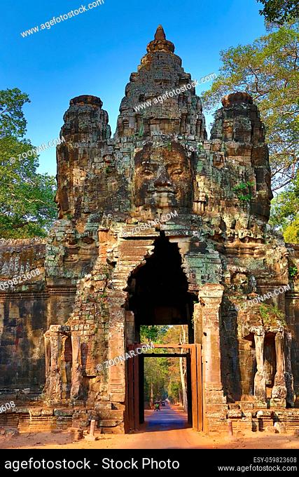 South gate to Angkor Thom, the capital of the ancient Khmer empire, Siem Reap, Cambodia