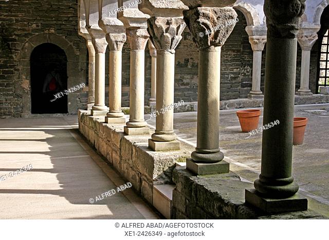 Cloister of Sant Pere de Casserres monastery, Osona, Catalonia, Spain