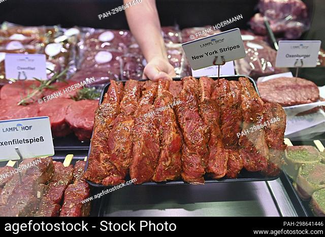 ARCHIVE PHOTO: Meat prices fall again. Steaks from oxen, ox meat in the meat counter of a court butcher's shop. Fresh meat