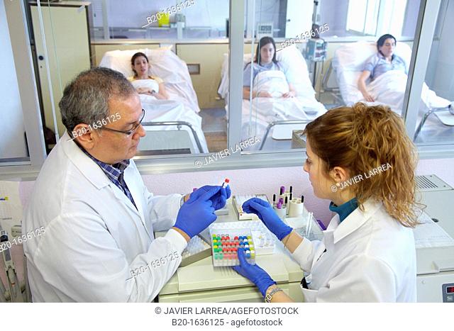 Experimental phase clinical trial, Processing of biological samples, Clinical Trials Unit, Testing in Phase 1, the first drug administration in humans, Pharmacy