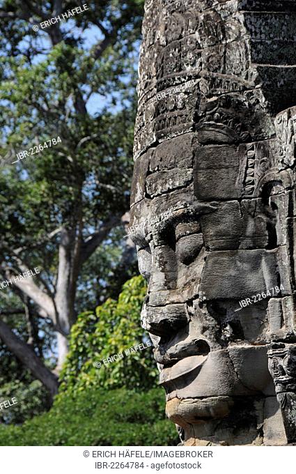 Stone face of Lokeshwaram, Bayon Temple, Angkor, Cambodia, Asia