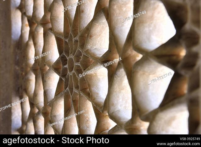 India, Uttar Pradesh, Unesco World Heritage Site, Fatehpur Sikri, Jama Masjid (Great Mosque), Tomb of Salim Chishti, Marble latticework window (jali)