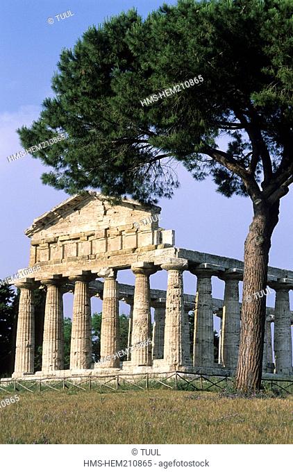 Italy, Campania, Cilento and Vallo Diano National Park listed as World Heritage by UNESCO, archeological site of Paestum, Ceres Temple, 500 BC