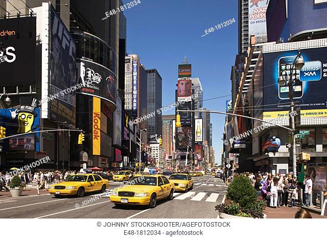 YELLOW TAXIS TIMES SQUARE MANHATTAN NEW YORK CITY USA