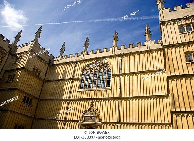 England, Oxfordshire, Oxford, Walls of the Bodleian Library. The library is informally known to Oxford scholars as the Bod and was opened in 1602