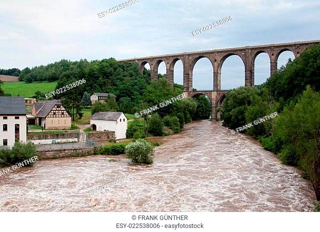 Göhrener Brücke mit Hochwasser