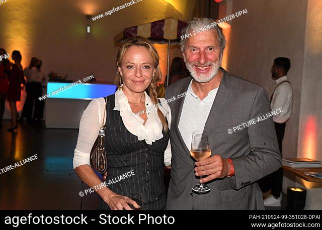 24 September 2021, Bavaria, Munich: Actors Jo Kern and Rufus Beck show off at ""Movie Meets Media"" on the Praterinsel. The film industry discussed and...