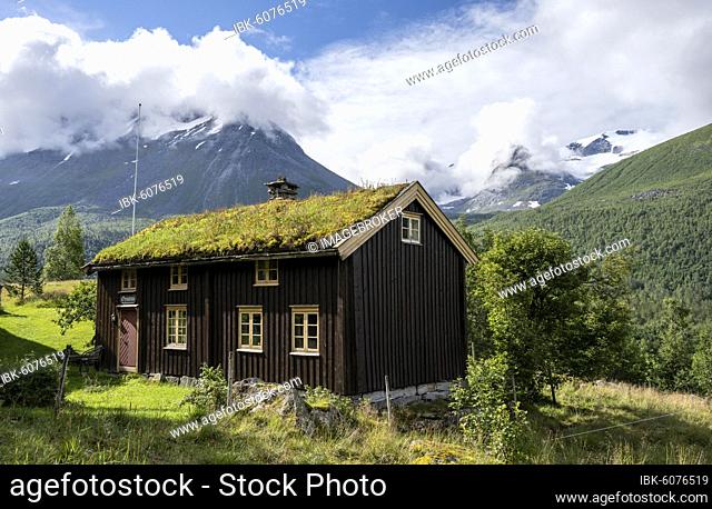 Traditional house with grass roof in Innerdalen high valley, Trollheimen Mountain Area, Sunndal, Møre og Romsdal, Vestlandet, Norway, Europe