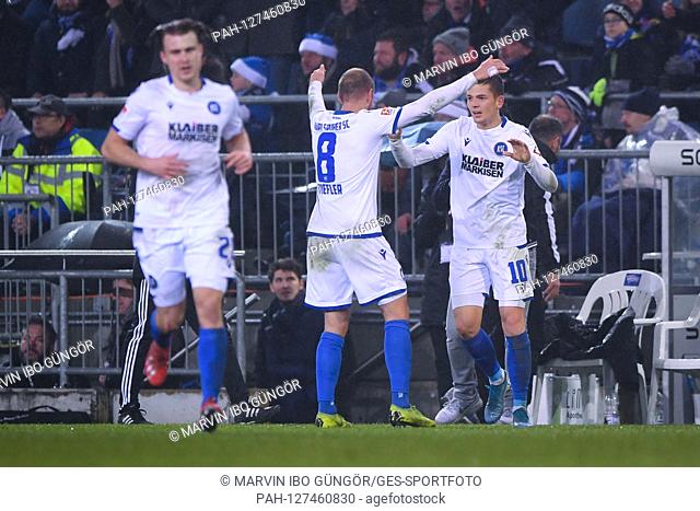 jubilation about the 1: 2: left to right Marco Thiede (KSC), Manuel Stiefler (KSC), Marvin Wanitzek (KSC). GES / Soccer / 2