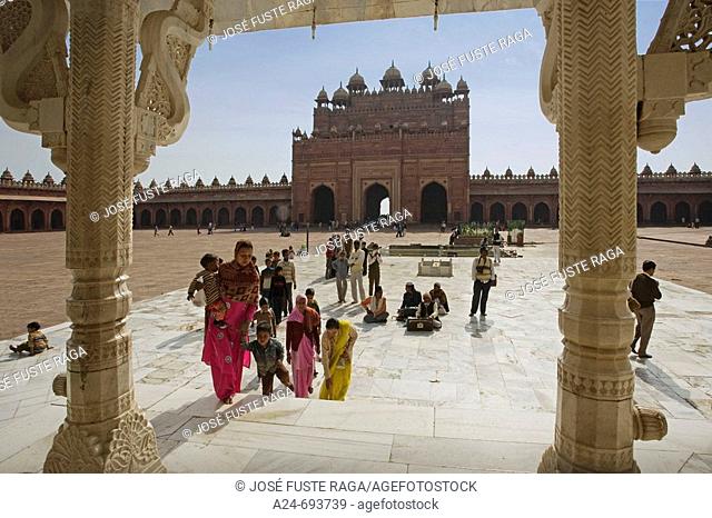 Shaikh Salim Tomb,  Jama Masjid Mosque, Atehpur City. Fatehpur Sikri. Uttar Pradesh. India