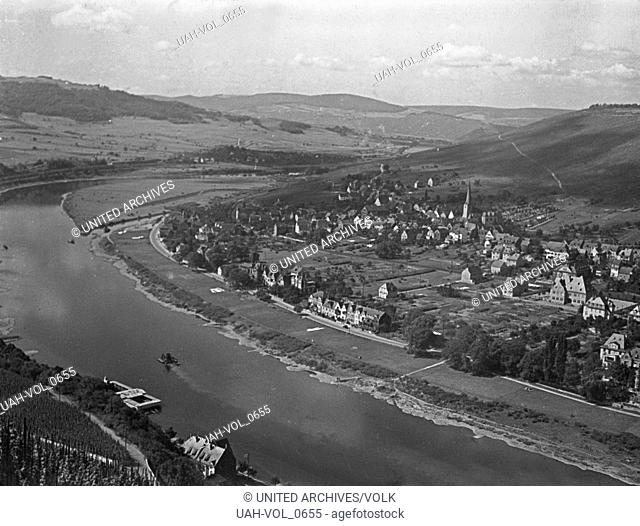 Blick auf die Ortschaft Mülheim an der Mosel, Deutschand 1930er Jahre. View to the village Muelheim an der Mosel, Germany 1930s