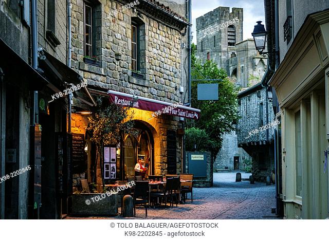 Restaurante, Ciudadela amurallada de Carcasona, declarada en 1997 Patrimonio de la Humanidad por la Unesco, capital del departamento del Aude