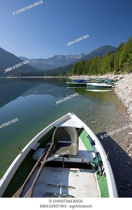 rowing boats at the Sylvenstein Dam, in the Isar valley at Fall, Upper Bavaria, Bavaria, Germany