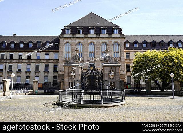 PRODUCTION - 17 June 2022, Baden-Wuerttemberg, Mannheim: The main entrance to Mannheim University Hospital. In the view of the Ministry of Science