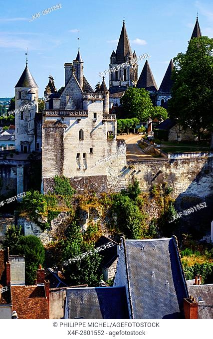 France, Indre-et-Loire (37), Loches, la cité médiévale, le Logis Royal et le chateau, Eglise St-Ours, vieille ville / France, Indre-et-Loire (37), Loches
