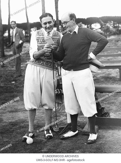 Palm Beach, Florida: c. 1928 Actor, playwright, director and producer Edgar Selwyn (left) and mystery writer Arthur Somers Roche check their scores at the...