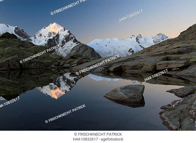 Switzerland, Europe, Piz Bernina, Piz Roseg, View, from Fuorcla Sulej, Alpenglow, Upper Engadine, Engadine, Canton Gri