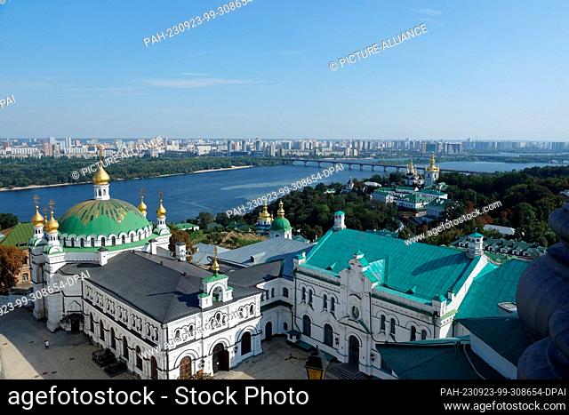 23 September 2023, Ukraine, Kiew: View from the cave monastery in the Ukrainian capital of Kiev, the country's most important Orthodox shrine