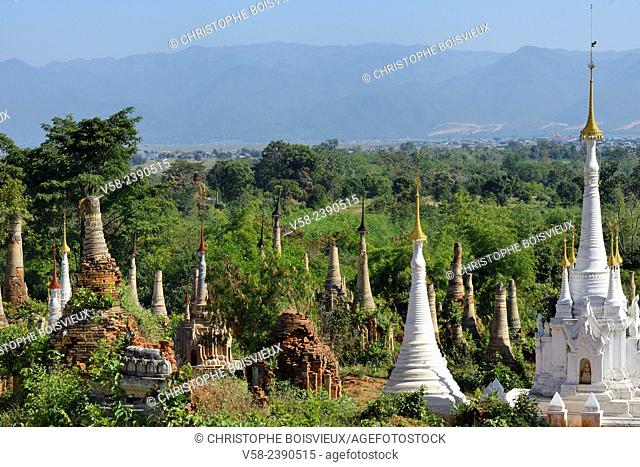 Myanmar, Shan State, Inle Lake, Indein (Inthein) village, Ruined stupas