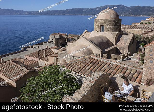 23 May 2021, Greece, Monemvasia: View of the medieval fortified town of Monemvasia, in the southeast of the Peloponnese. Photo: Socrates Baltagiannis/dpa