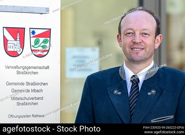 PRODUCTION - 15 September 2023, Bavaria, Straßkirchen: Christian Hirtreiter (CSU), First Mayor of Straßkirchen. Batteries for hundreds of thousands of electric...