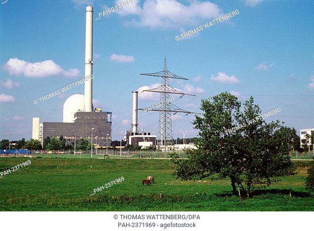 The old nuclear power plant in Lingen in Emsland (Lower Saxony), taken on 30.9.1987. It went into full operation in November 1968 and has been shut down since...