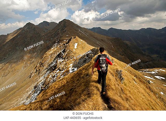 ridge walk to Vf. Lezerului, Fagaras Mountains, Transylvania, Romania