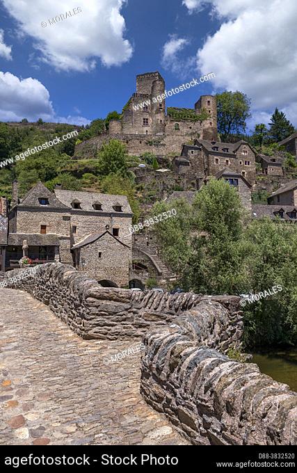 France, Occitanie Region, Aveyron (department 12), Village of Belcastel, former stage on the road to Saint-Jacques-de-Compostelle