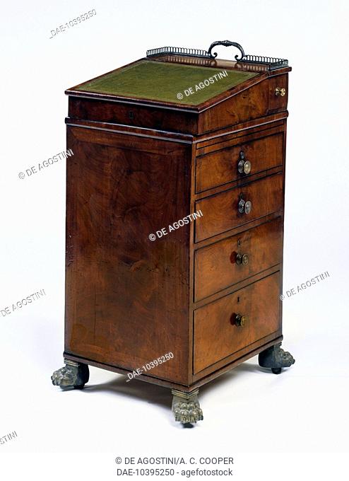 Regency style mahogany Davenport writing desk, ca 1815. United Kingdom, 19th century