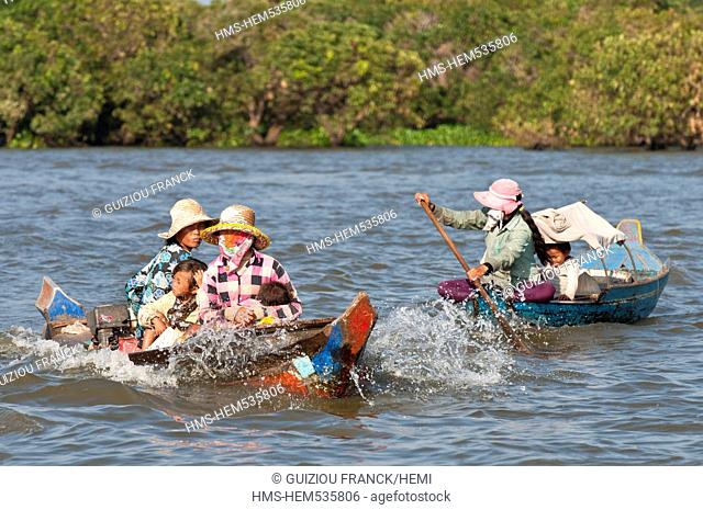 Cambodia, Siem Reap Province, Tonle Sap Lake, Biosphere Reserve by UNESCO, life scene near Chong Khneas floating village