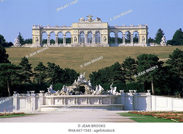 Gloriette and Neptune fountain, Schonbrunn Gardens, UNESCO World Heritage Site, Vienna, Austria, Europe