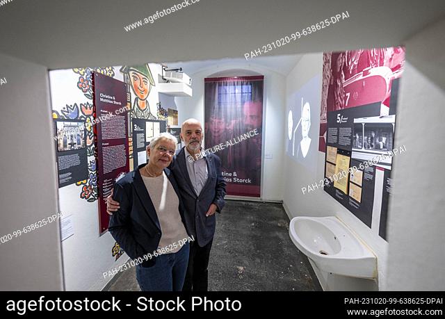 20 October 2023, Saxony, Chemnitz: Matthias (r) and Christine Storck stand in the former Stasi prison on Kaßberg in the ransom cell where they were once...