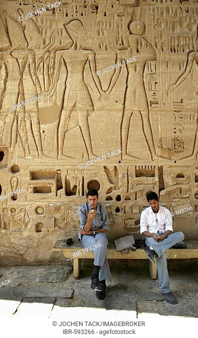 Tourists at Medinet Habu, Mortuary Temple of Ramesses III, West Thebes, Luxor, Egypt, Africa