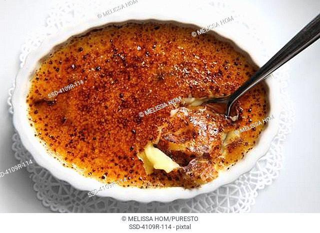 Close-up of Creme brulee in a bowl