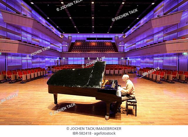Concerthall, Muziekgebouw aan'TJI, Amsterdam, The Netherlands