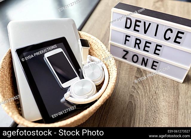 gadgets and device free zone words on light box