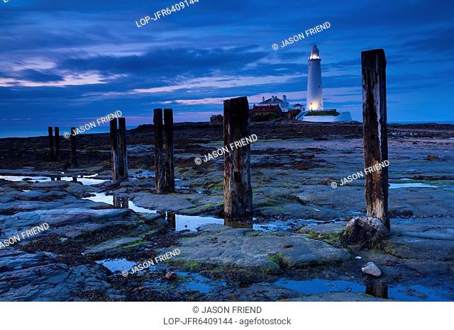 England, Tyne and Wear, St. Mary's Island, St. Mary's Island and Lighthouse, a popular tourist destination near Whitley Bay