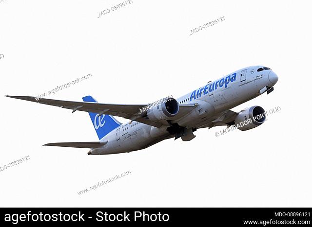 Boeing 787 Dreamliner Air Europa.Aircraft to Fiumicino Leonardo da Vinci Airport. Fiumicino (Italia), November 1st, 2021