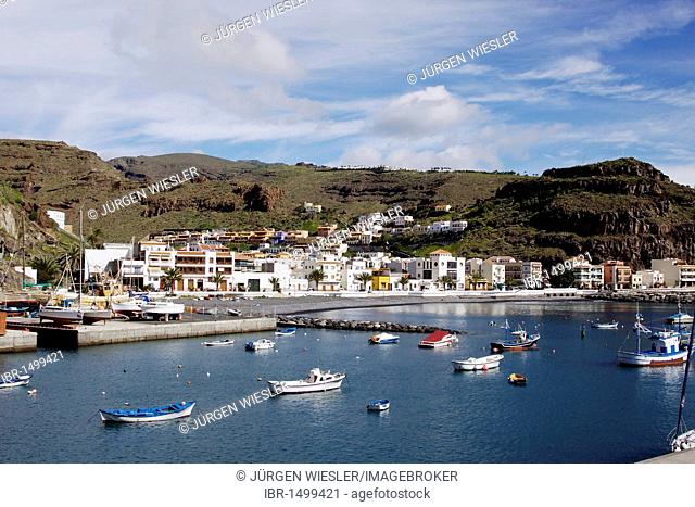 Fishing boats in the harbour of Playa de Santiago, La Gomera, Canary Islands, Spain, Europe