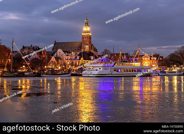 Christmas lights, harbor, museum harbor, city hall, in front of it excursion boats, ships, Leer, East Frisia, Lower Saxony