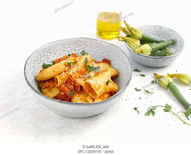 Pasta arrabbiata with zucchini